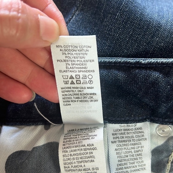 Lucky BRAND Dark Blue Wash Lolita Boot Mid-Rise Bootcut Jean Size 6/28 - Picture 15 of 16